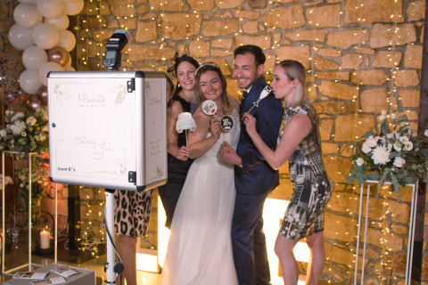 Fotobox mieten bei Event-Box, Fotoboxen Freiburg, Kontaktbild