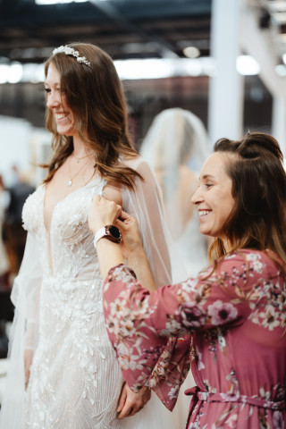 Brautmoden & Festmoden Quartier N°1, Brautmode · Hochzeitsanzug Bad Krozingen, Kontaktbild